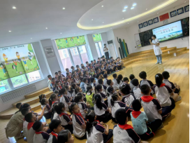 西北大学第一医院临床营养科张凤医师5月17日上午在航天四小以“食物有意思”进行现场互动式讲座.png 西北大学第一医院临床营养科张凤医师5月17日上午在航天四小以“食物有意思”进行现场互动式讲座.png